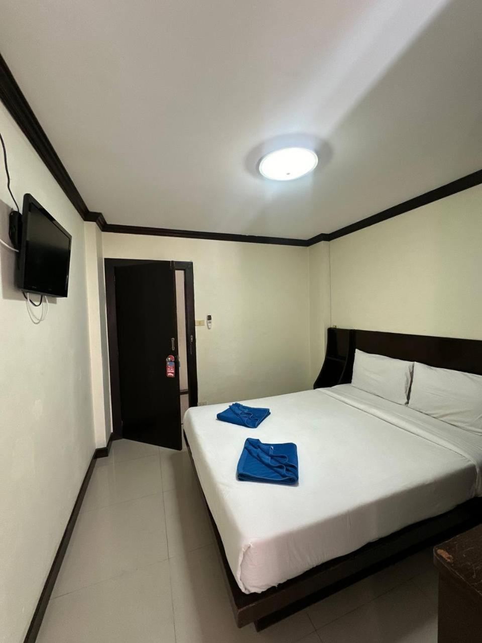 Blueskyhouse Patong Hotel Exterior photo