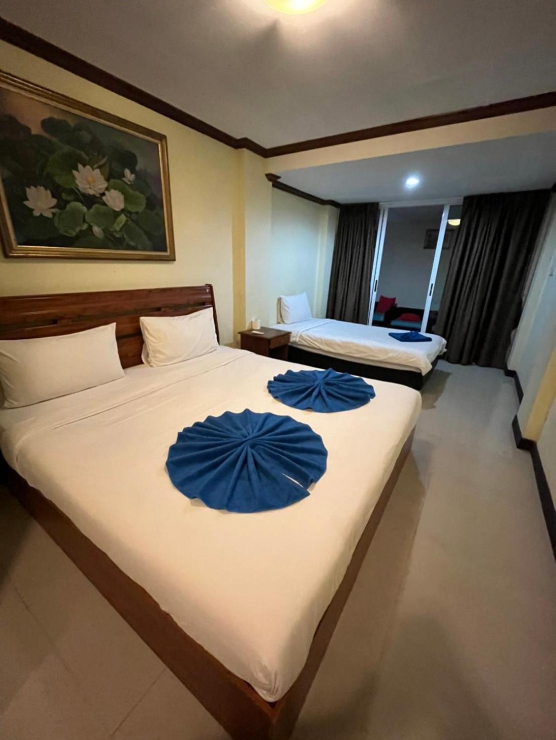 Blueskyhouse Patong Hotel Exterior photo